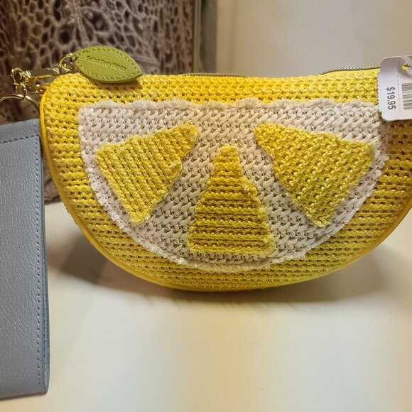 Bath & Body Works Zip-Up Lemon Slice Small Bag Wristlet Makeup Bag NWT - Picture 1 of 11
